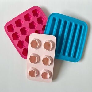 3/$20 Set of 3 Ice Cube Trays